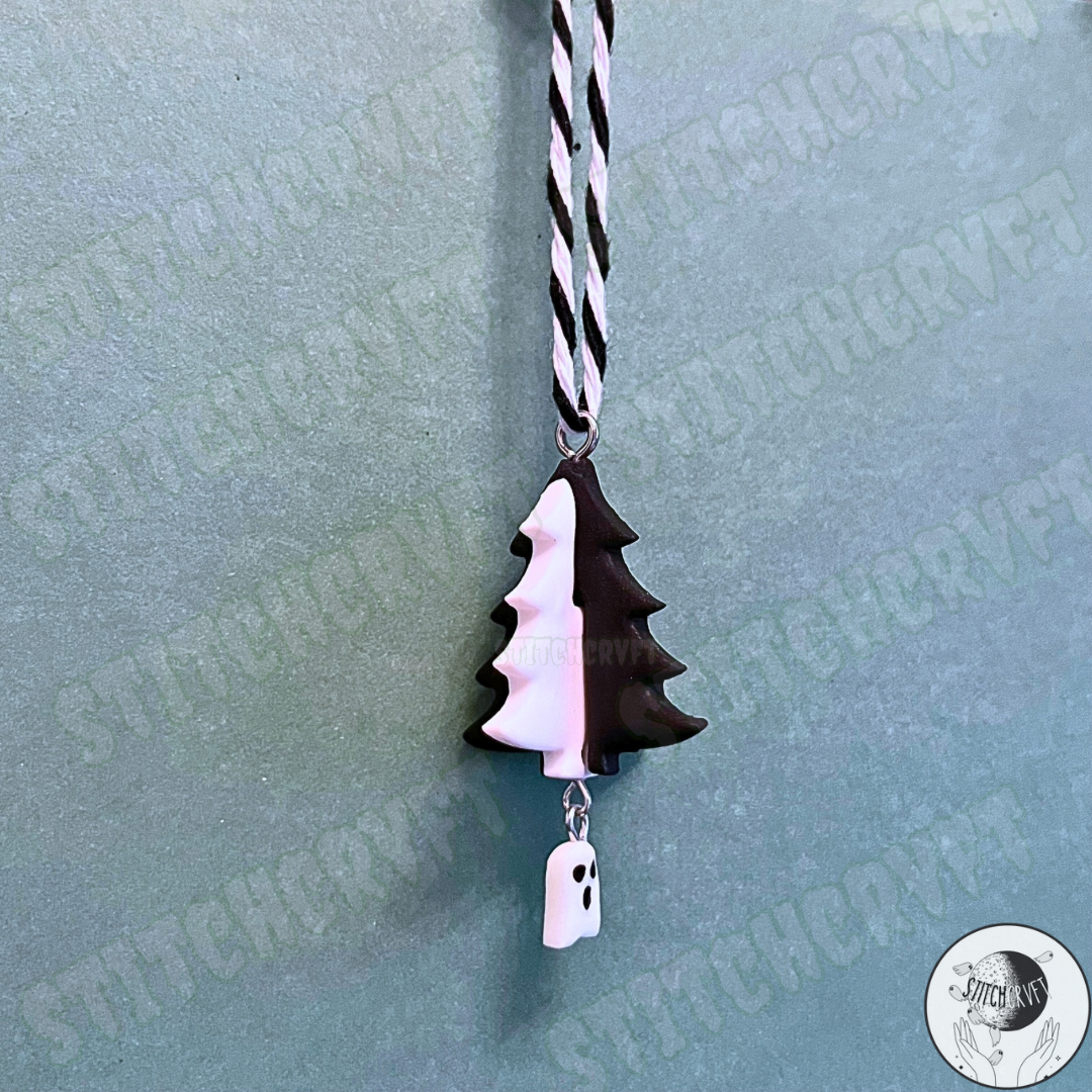 3D tree bauble with tiny glowing ghost