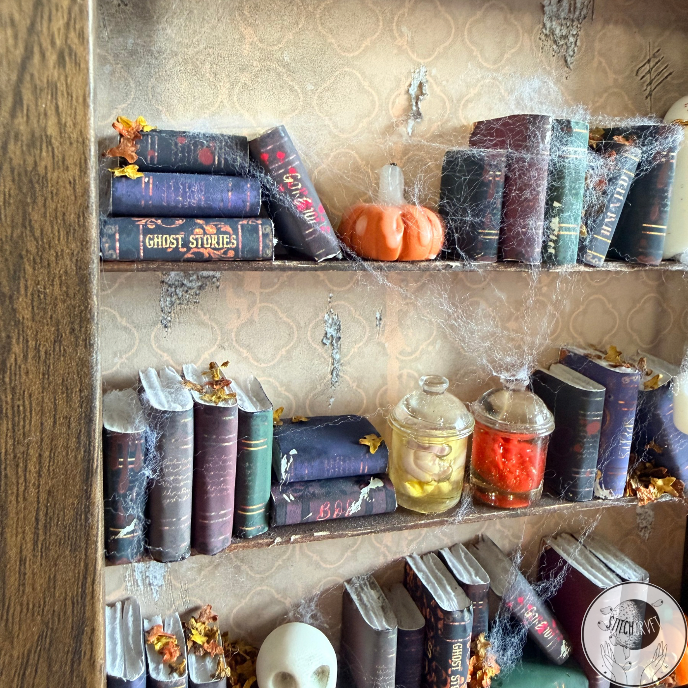 Gothic bookshelf frame | Limited edition