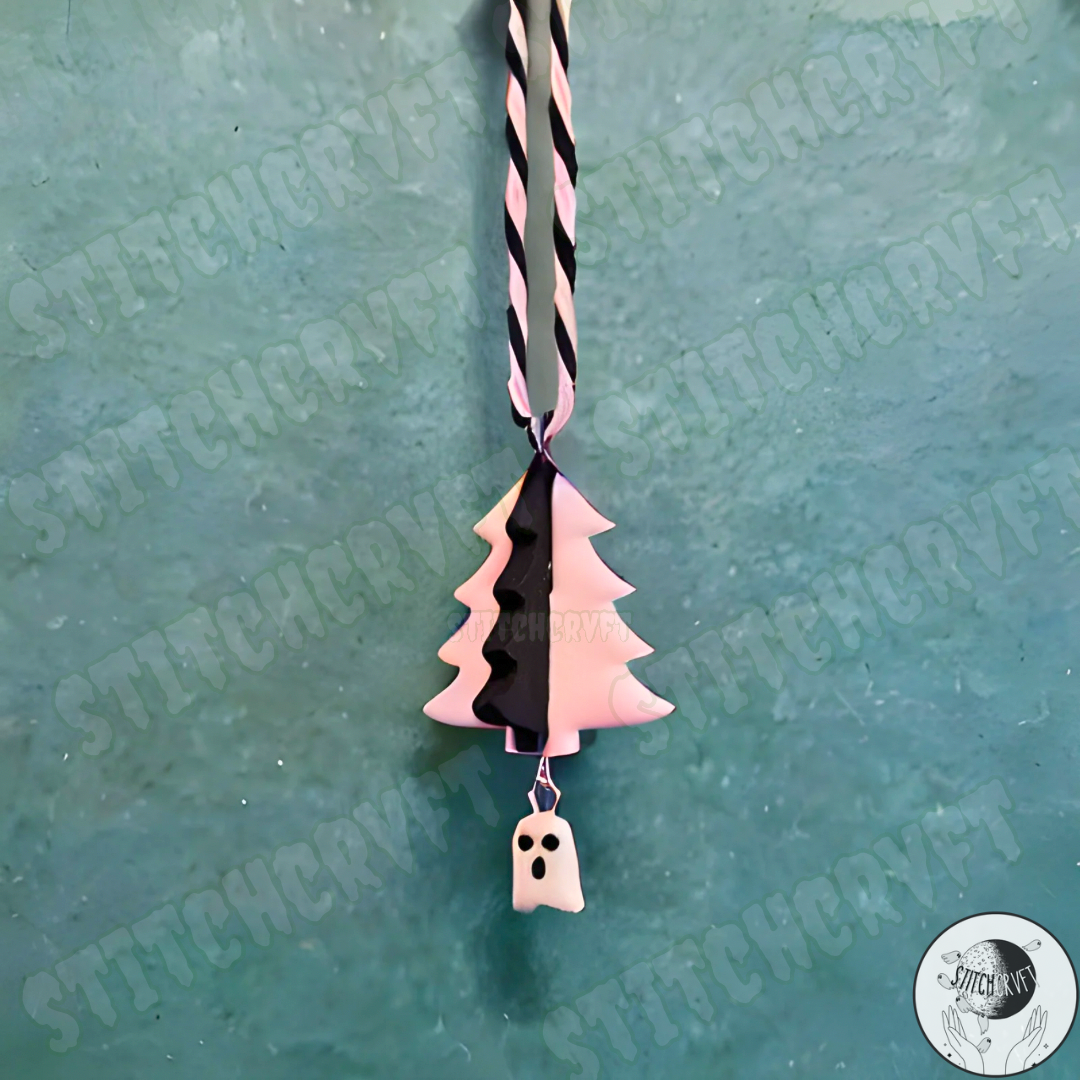 Spookmas 3D hanging tree with tiny glowing ghost