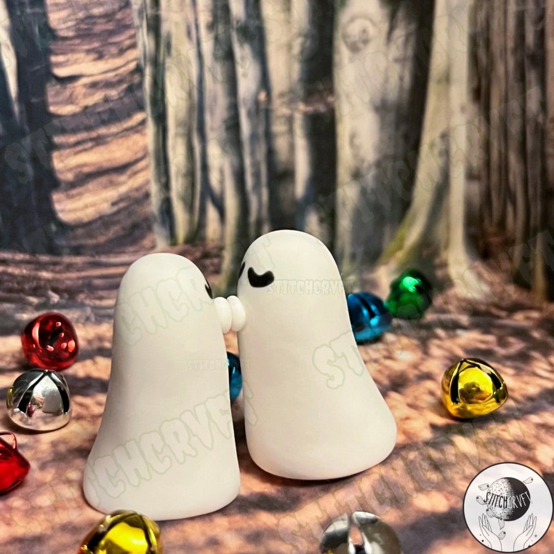 Kissing Ghost couple | Handmade to order