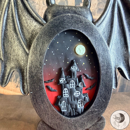 Mini bat frame spooky castle scene  | Limited edition