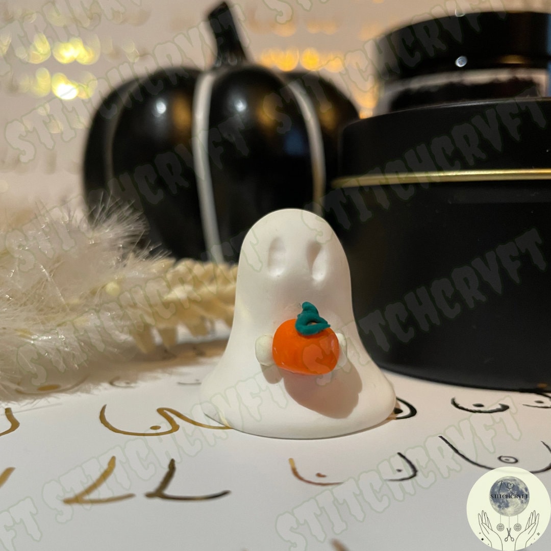 Ghost holding tiny pumpkin | Handmade to order