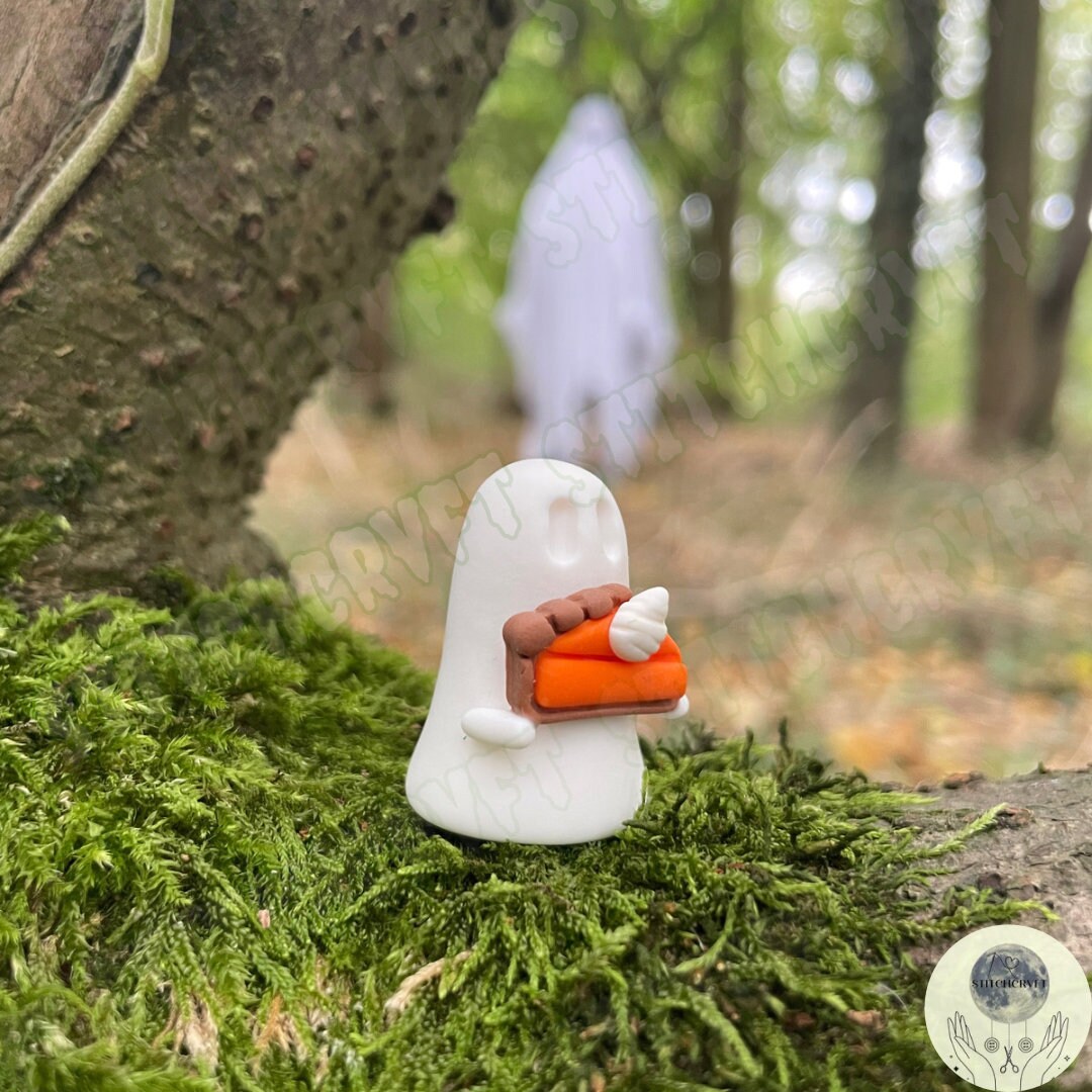 Ghost holding tiny pumpkin pie slice | Handmade to order