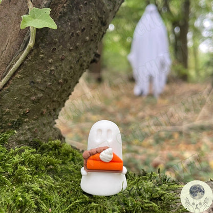 Ghost holding tiny pumpkin pie slice | Handmade to order